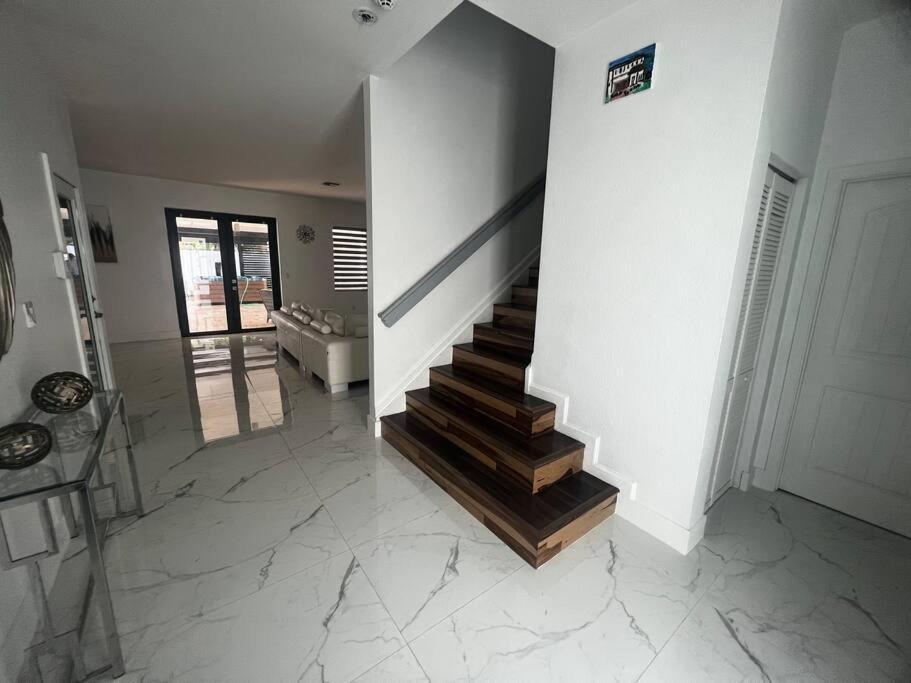 Villa Yenya Майами Экстерьер фото